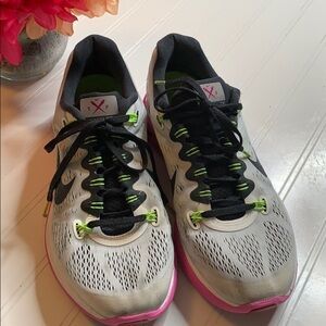 Nike Lunarglide 5 White Pink Black Sneakers 9.5. NK0241
